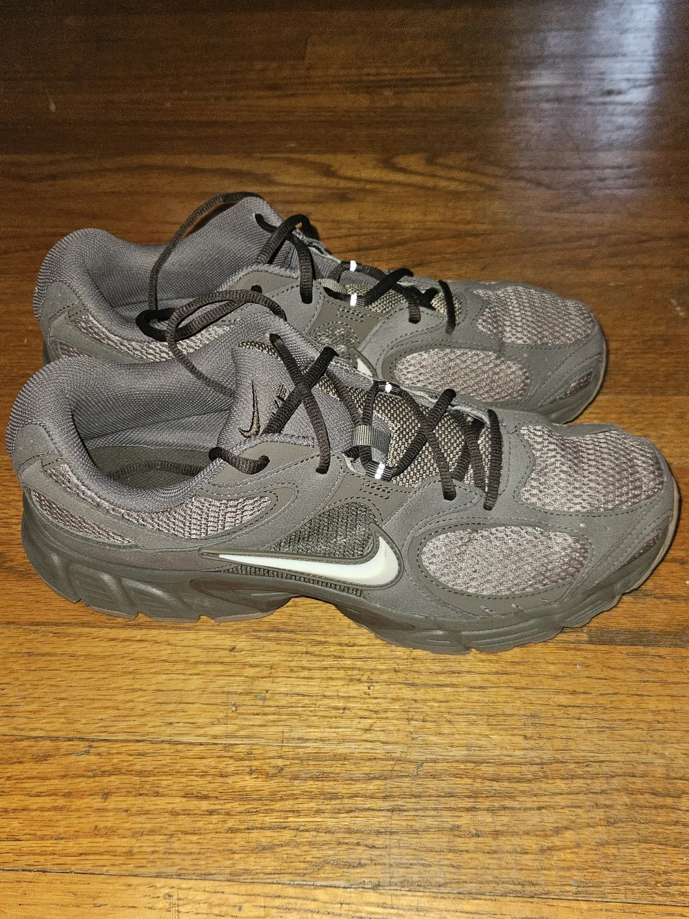 Nike Men’s V5 RNR Athletic Sneakers